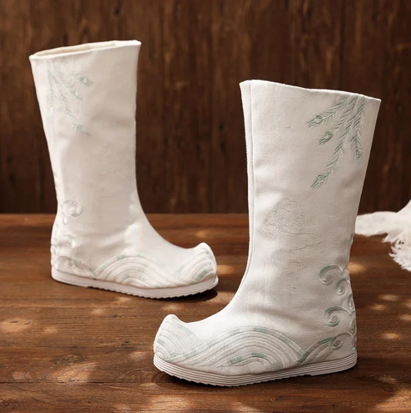 Chinese Hanfu Embroidered Boot - Men Shoes White Colour ulasan dan harga